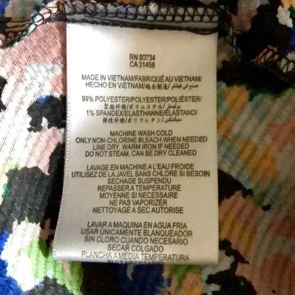 BCBGeneration  Abstract Top Size XS - Picture 6 of 6